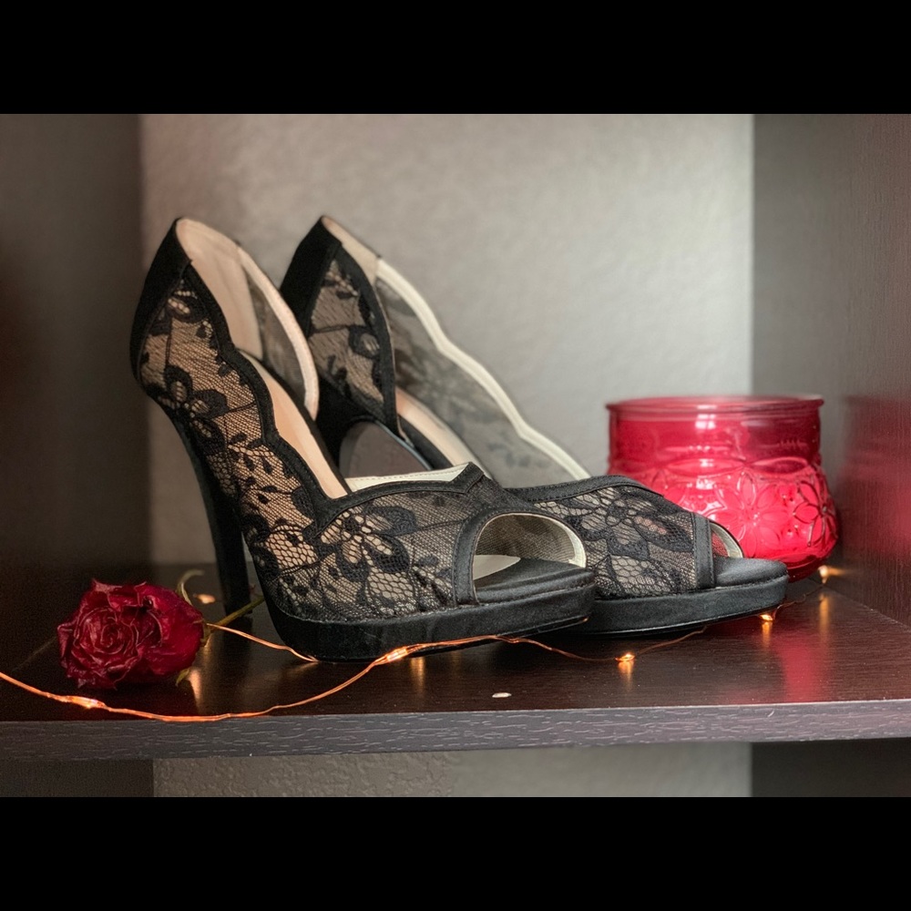 Lulu Townsend Black Lace Heels - Picture 1 of 3